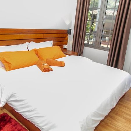 Phoenix Apartments วิกตอเรีย ภายนอก รูปภาพ