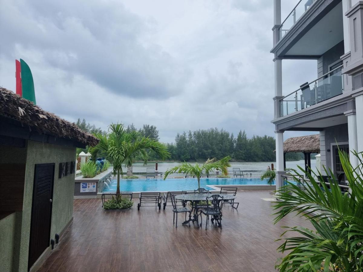 Phoenix Apartments วิกตอเรีย ภายนอก รูปภาพ