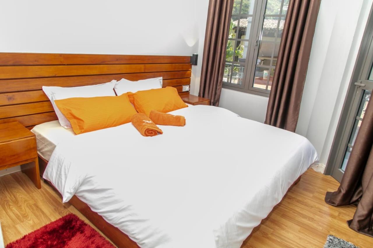 Phoenix Apartments วิกตอเรีย ภายนอก รูปภาพ